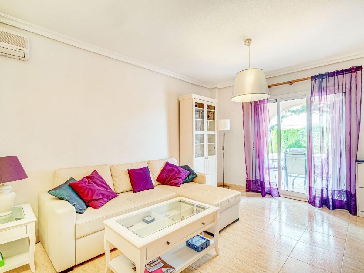 Belvilla By Oyo Lovely Bungalow With Swimming Pool أوريويلا المظهر الخارجي الصورة
