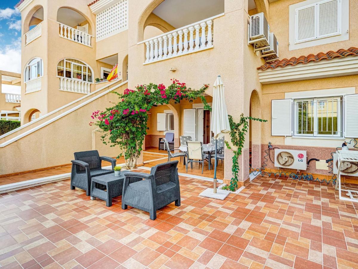 Belvilla By Oyo Lovely Bungalow With Swimming Pool أوريويلا المظهر الخارجي الصورة